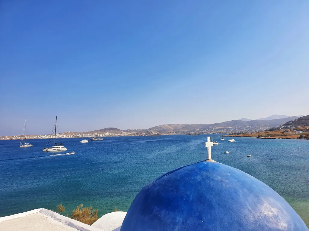 10 days Cyclades itinerary: discovering Milos and Paros