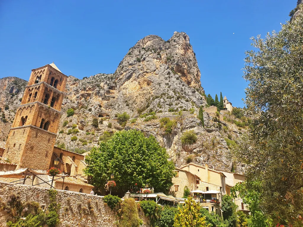 Exploring Provence: Moustiers-Sainte-Marie