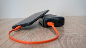 Makoval 24000mAh Power Bank: Does It Kill the Fear of a Dead Laptop Abroad?
