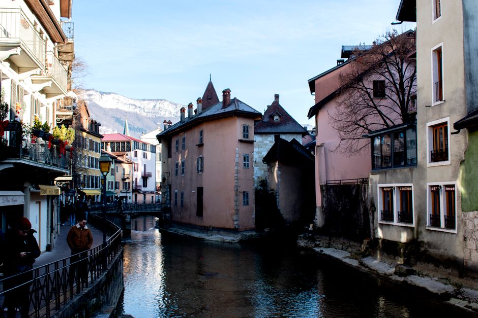 Annecy: Canals, Lake and Old Town