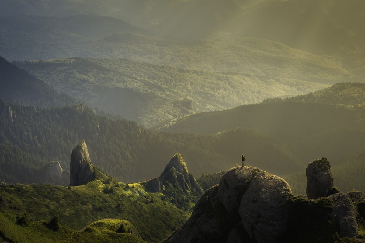 Walkie Talkies For Off-Grid Trips: Range, Weather Alerts, And Group Safety